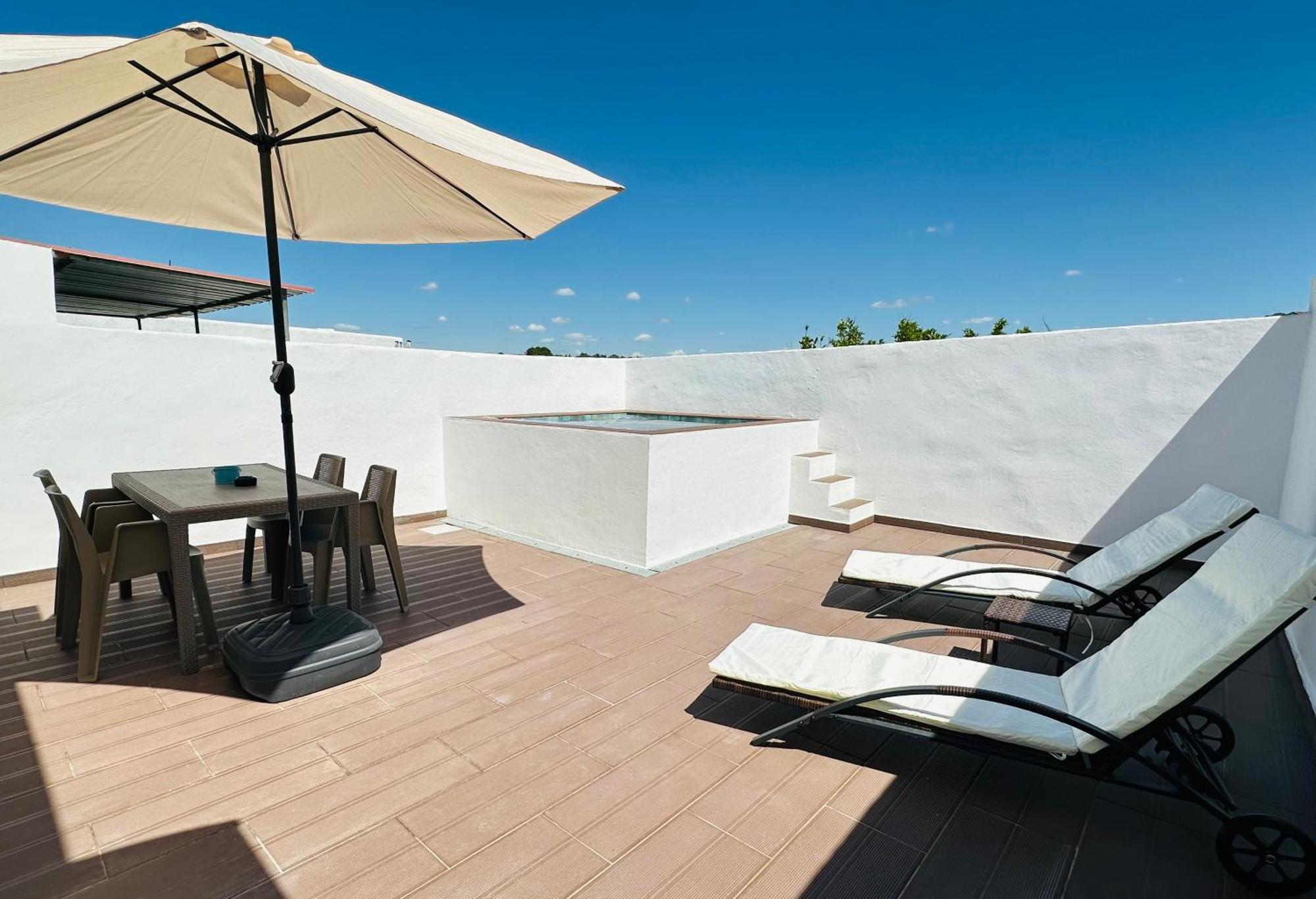 Patio 7 & Meio Discoveralentejo Moura Luaran gambar